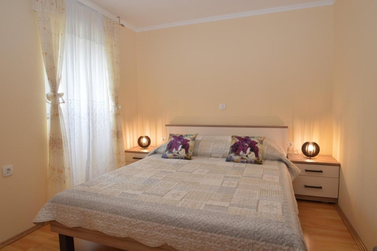 Apartment Hrasta Vrana  外观 照片